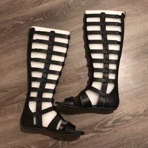NWOT GLADIATOR SANDALS